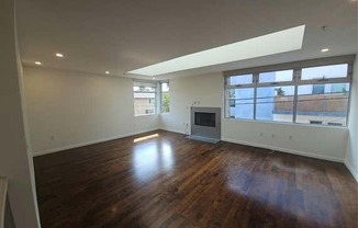 1 bed, 1 bath, 810 sqft, $2,700, Unit 15