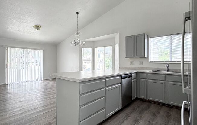 Bright & Spacious Rambler in Rose Park!