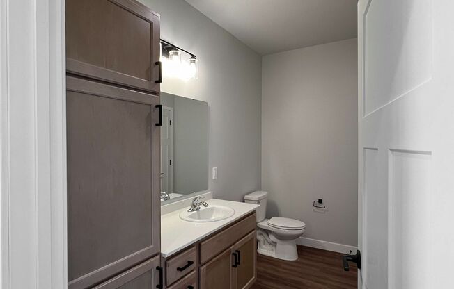 1 bed, 1 bath, 725 sqft, $1,675, Unit WR 305-229