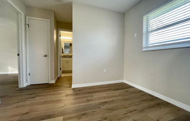 1 bed, 1 bath, 557 sqft, $1,299, Unit J30