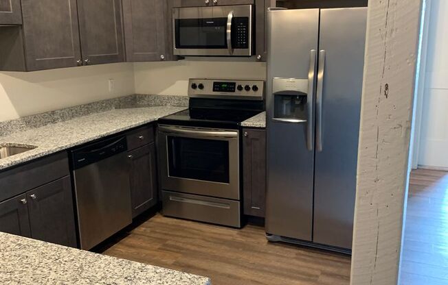 1 bed, 1 bath, $995, Unit Unit 404