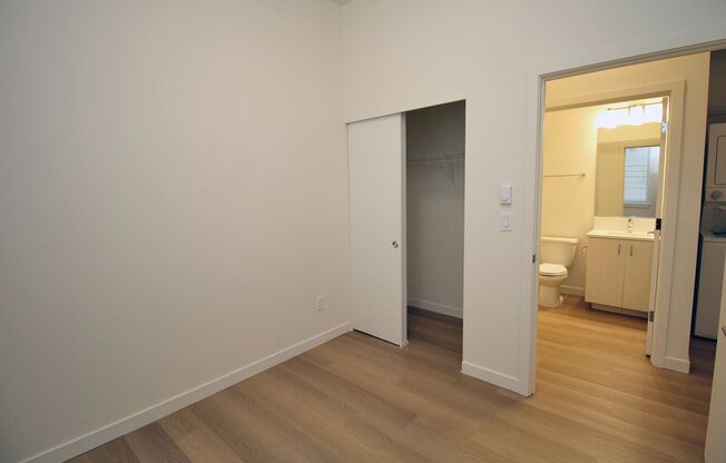 1 bed, 1 bath, 422 sqft, $1,345, Unit 8120 - 102