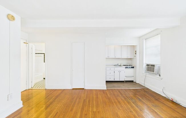 2211-13-15 Spruce Street