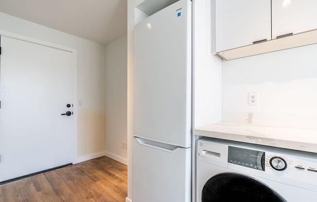 Studio, 1 bath, 275 sqft, $1,125, Unit 301