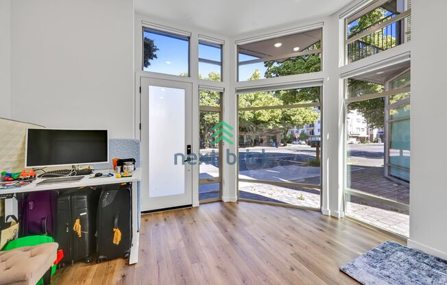 Modern Luxury 3 bedrooms and 2 bathrooms Townhome