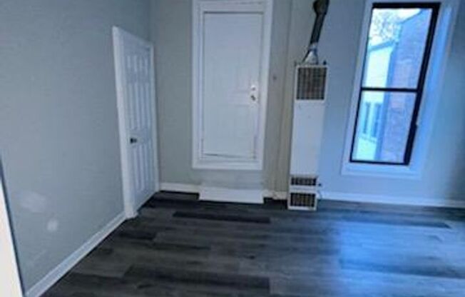 2 beds, 1 bath, $1,400