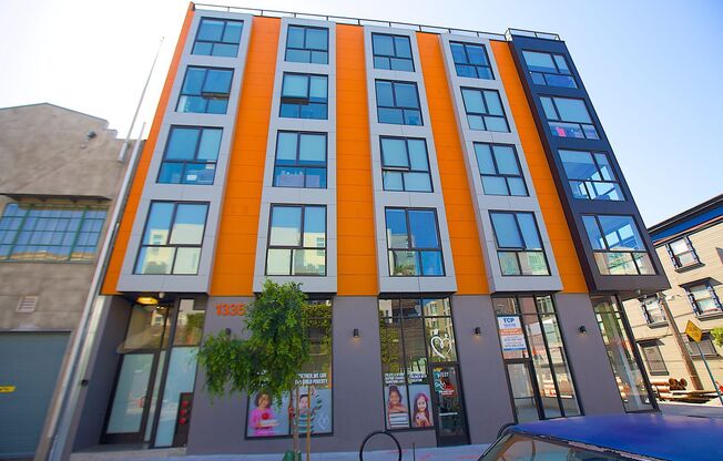 Studio, 1 bath, 402 sqft, $2,910, Unit 1335 Folsom St, Unit 306