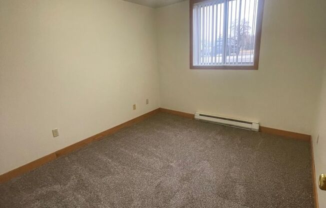 2 beds, 1 bath, $705, Unit 12-A