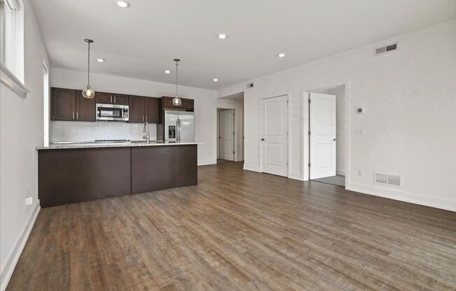 2 beds, 2 baths, 1,110 sqft, $2,200, Unit Unit 309
