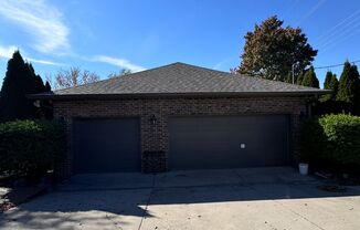 3 beds, 2 baths, $2,500