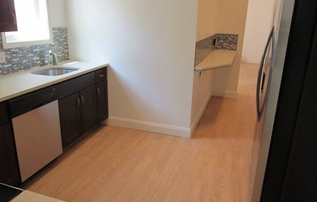 2 beds, 1 bath, $1,595, Unit Unit 1