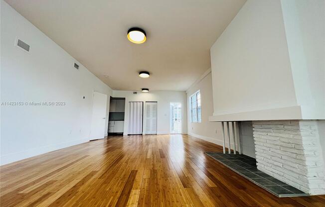 960 BAY DR