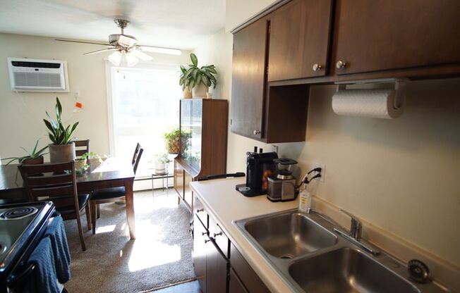 1 bed, 1 bath, 660 sqft, $1,125, Unit 323