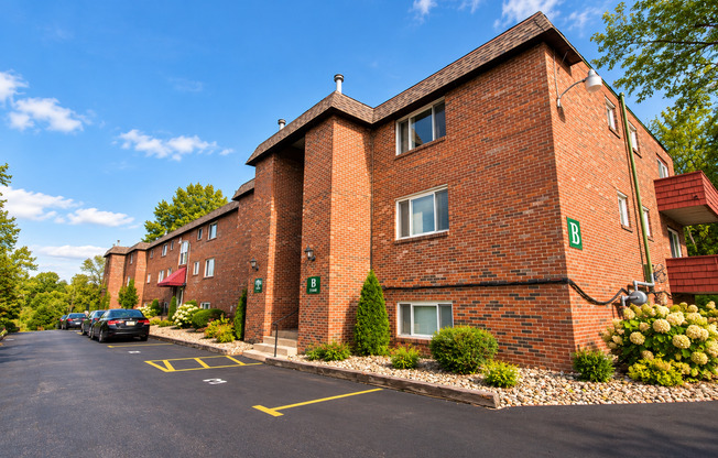 1 bed, 1 bath, $1,025, Unit B-11