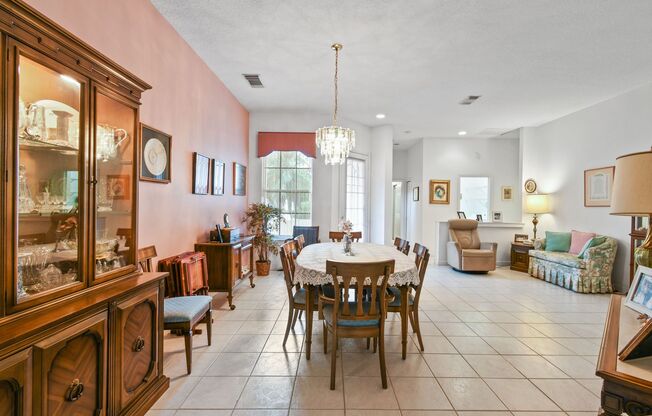 3 BR 2BA CBS home in the gated community of Lake Charles St Lucie West.
