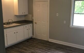 2 beds, 1 bath, 845 sqft, $1,150, Unit A