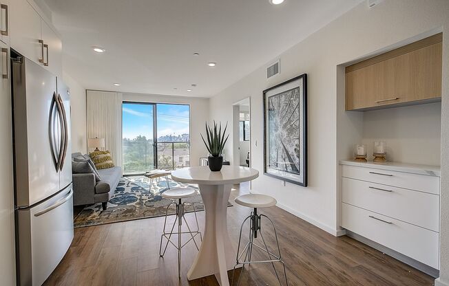1901 ECHO PARK AVE