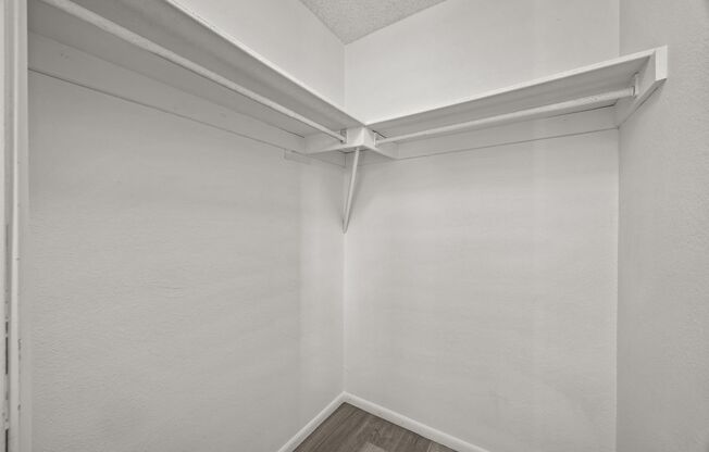 1 bed, 1 bath, 600 sqft, $1,100, Unit B-20