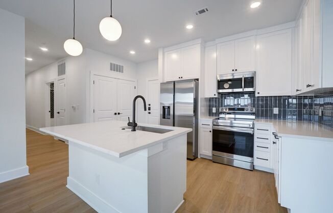 High-End New Construction Condo Walk to UT!