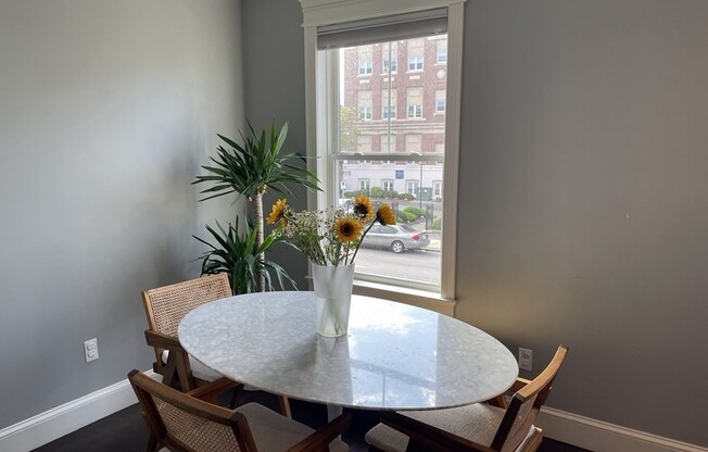 3 beds, 2 baths, 1,477 sqft, $5,200, Unit 3