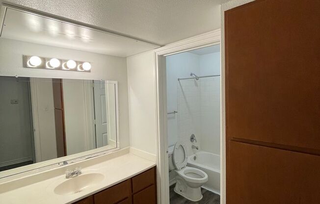1 bed, 1 bath, 710 sqft, $1,025, Unit 154