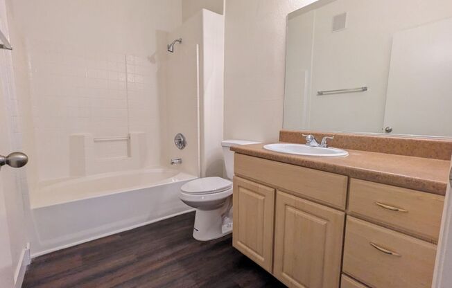 2 beds, 2 baths, $1,375, Unit # 1044