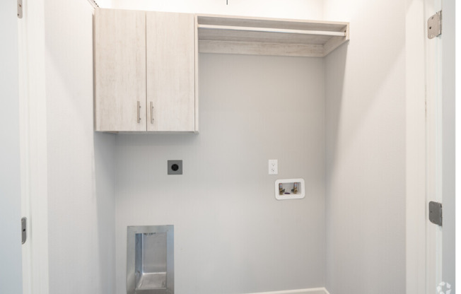 3 beds, 2 baths, 1,269 sqft, $1,475, Unit A-01/ BROWN C/PARKING LOT VIEW