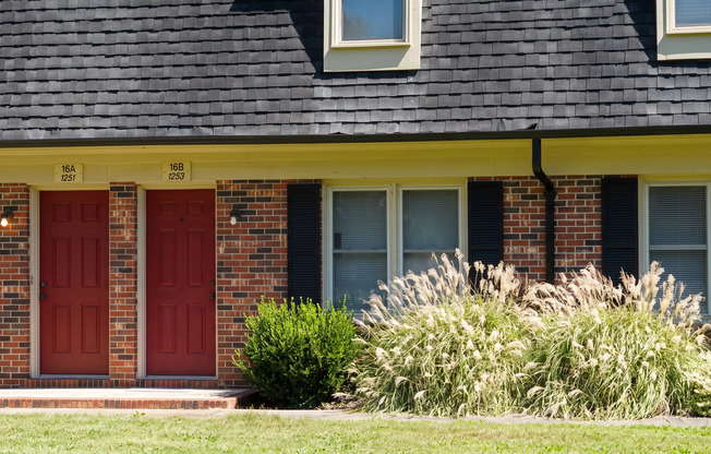Country Club Apartments