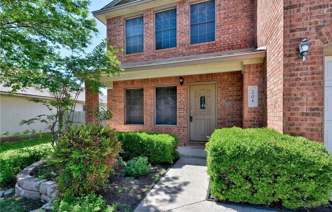 Large 4 Bedroom Home Near Major Conveniences