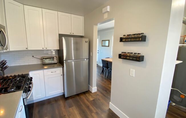 2 beds, 1 bath, $2,395