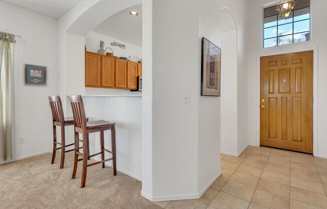 Beautiful 3 bedroom, 2 bath in great Mesa location!