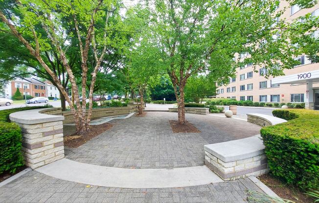 Spacious 1br/1bth Condo minutes from Downtown Silver Spring!