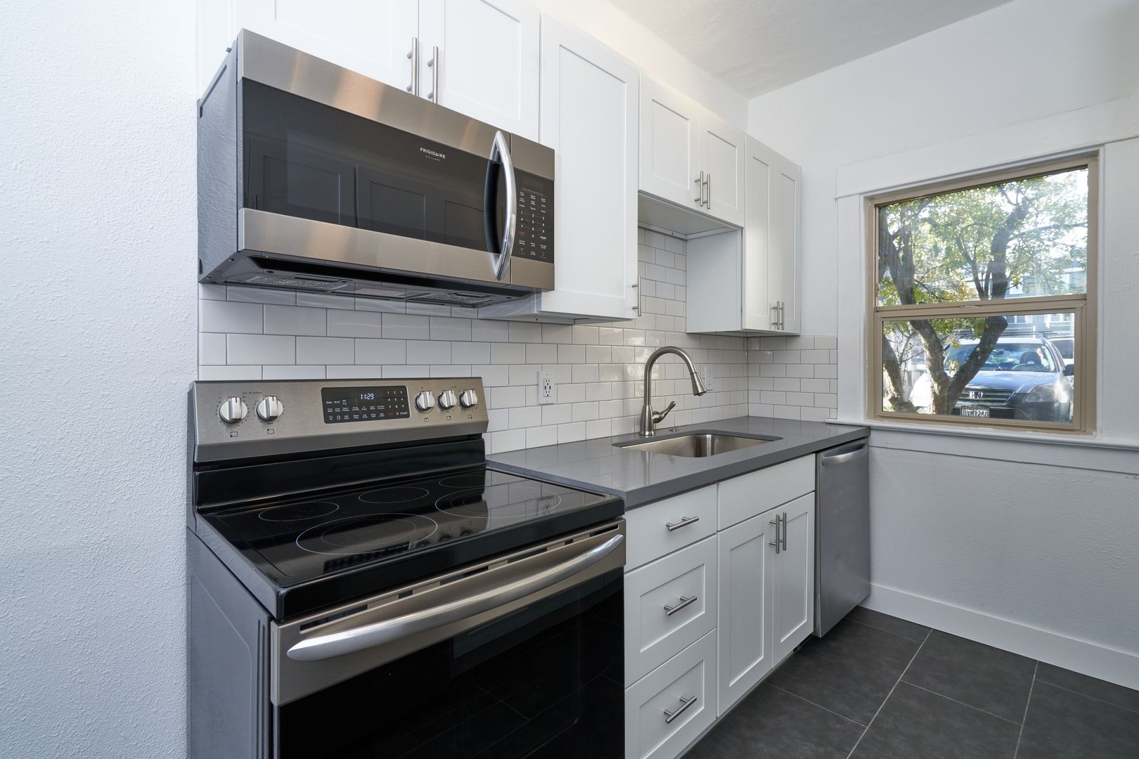 1421 On Queen Anne Apartments