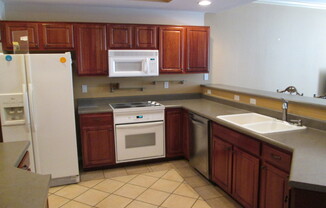 2 beds, 2 baths, $1,450, Unit UNIT 8 1