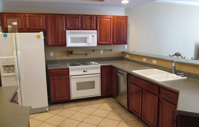 2 beds, 2 baths, $1,450, Unit UNIT 8 1