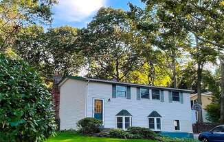 28 WOODCHUCK LN