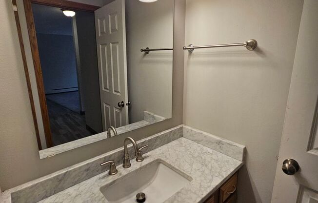 1 bed, 1 bath, 676 sqft, $1,125, Unit 25 - 216