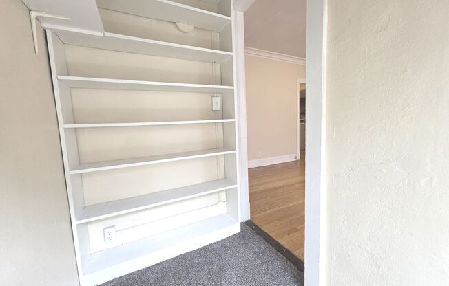 1 bed, 1 bath, $1,150, Unit 9