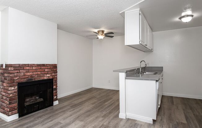 1 bed, 1 bath, 644 sqft, $1,850, Unit 12