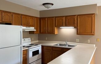612-618 Saxonwood Rd