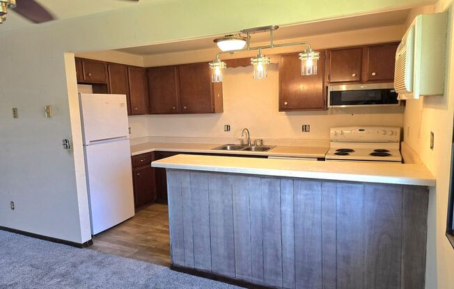 1357 Meadowcreek Dr.