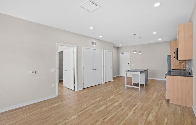 1 bed, 1 bath, 614 sqft, $2,440, Unit 329