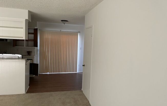 2 beds, 1 bath, $2,245, Unit B