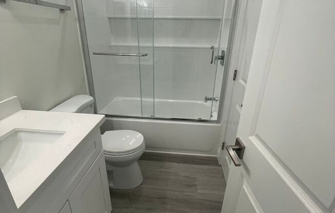 3 beds, 2 baths, 1,250 sqft, $3,095, Unit Unit 51