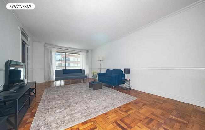 2 beds, 1 bath, $6,200, Unit 19J