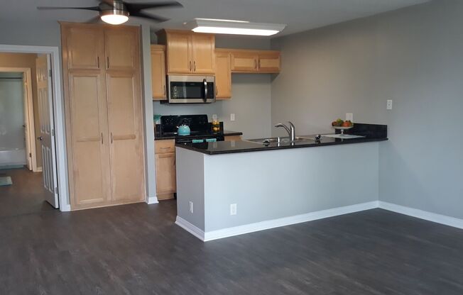 1 bed, 1 bath, 750 sqft, $2,355, Unit 0058