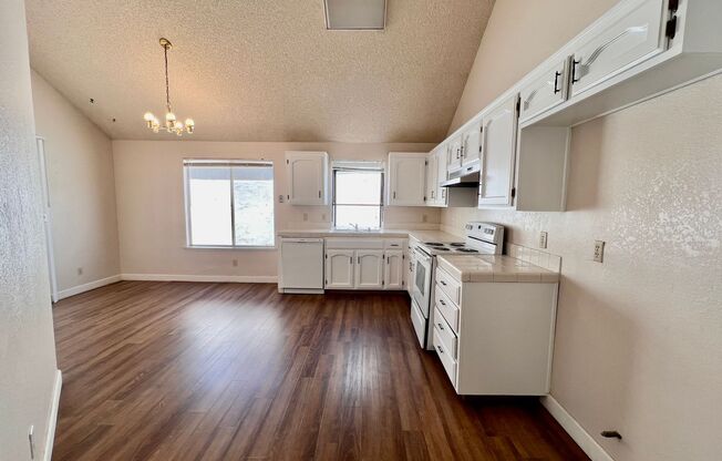 $1,950 Princeton & Brawley, 3 Bed - N Dewey Ave, Fresno