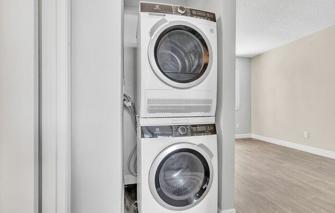 1 bed, 1 bath, 450 sqft, $1,895, Unit Unit 069