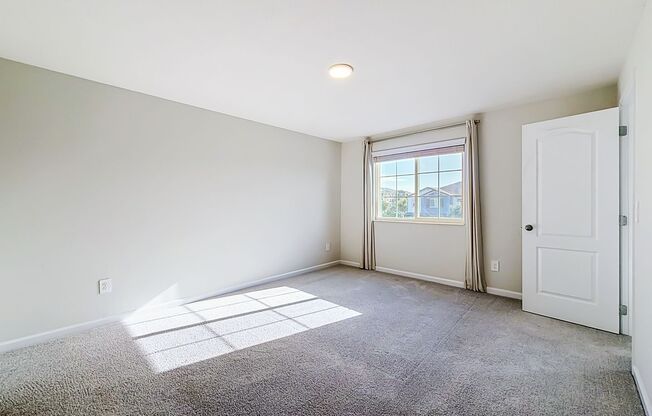 3 beds, 2.5 baths, $2,250