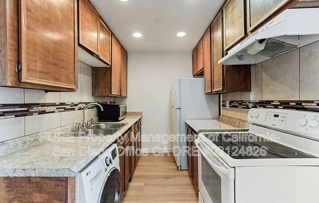 1551 BROADWAY